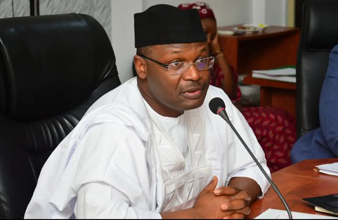 INEC boss, Yakubu swears in, deploys six new RECs