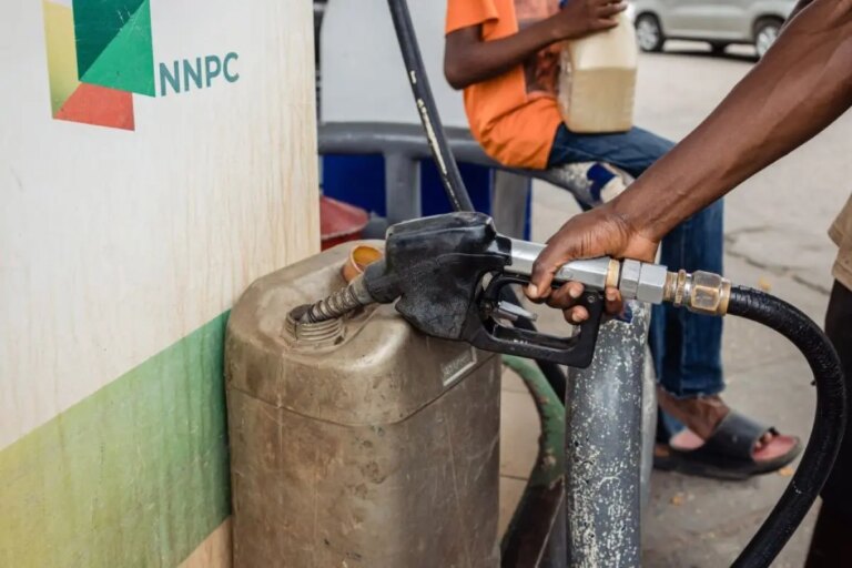 Nigerians dump NNPCL filling stations over petrol worth